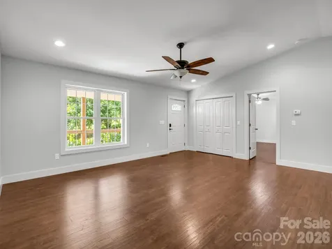 18 Old Chapman Place Leicester NC 28748