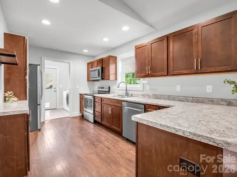 18 Old Chapman Place Leicester NC 28748
