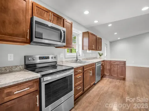 18 Old Chapman Place Leicester NC 28748