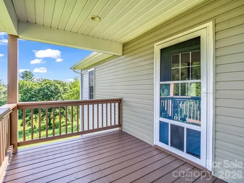 18 Old Chapman Place Leicester NC 28748