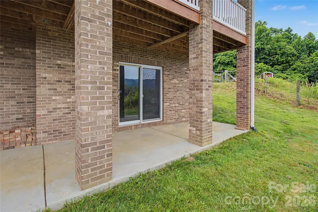 340 Earlys Mountain Road Leicester NC 28748