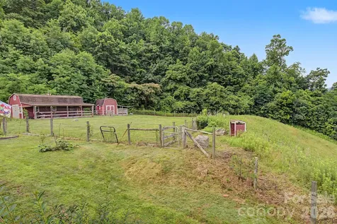 340 Earlys Mountain Road Leicester NC 28748