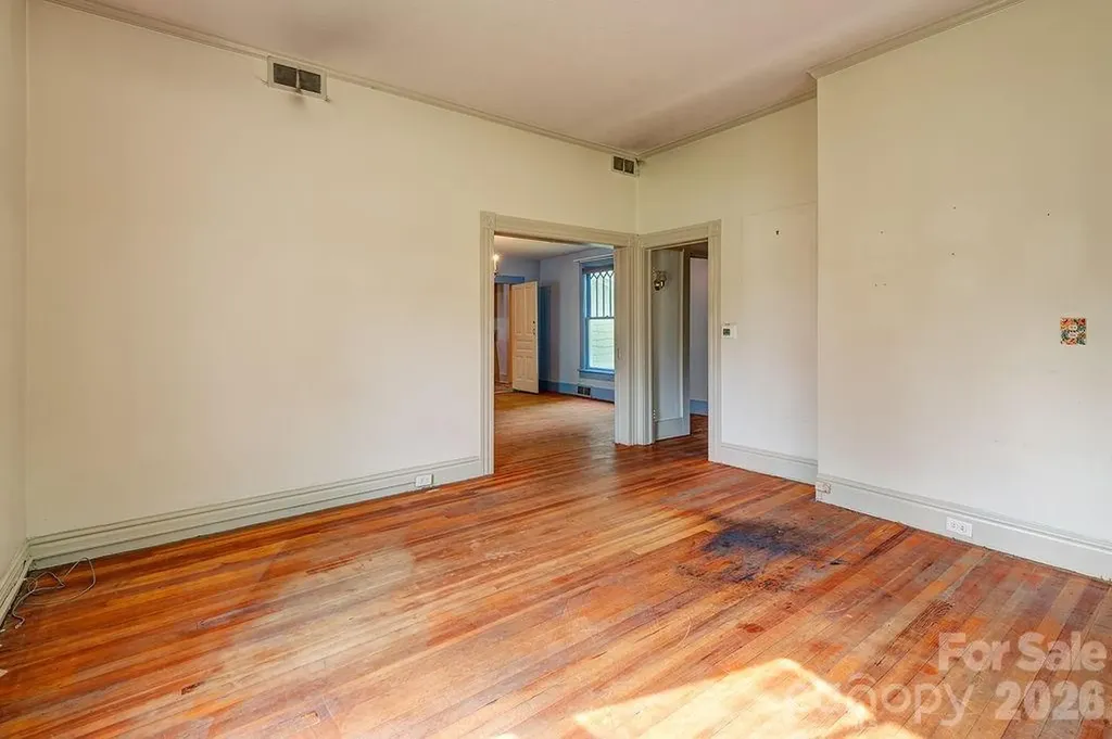 648 Lakeshore Drive Asheville NC 28804