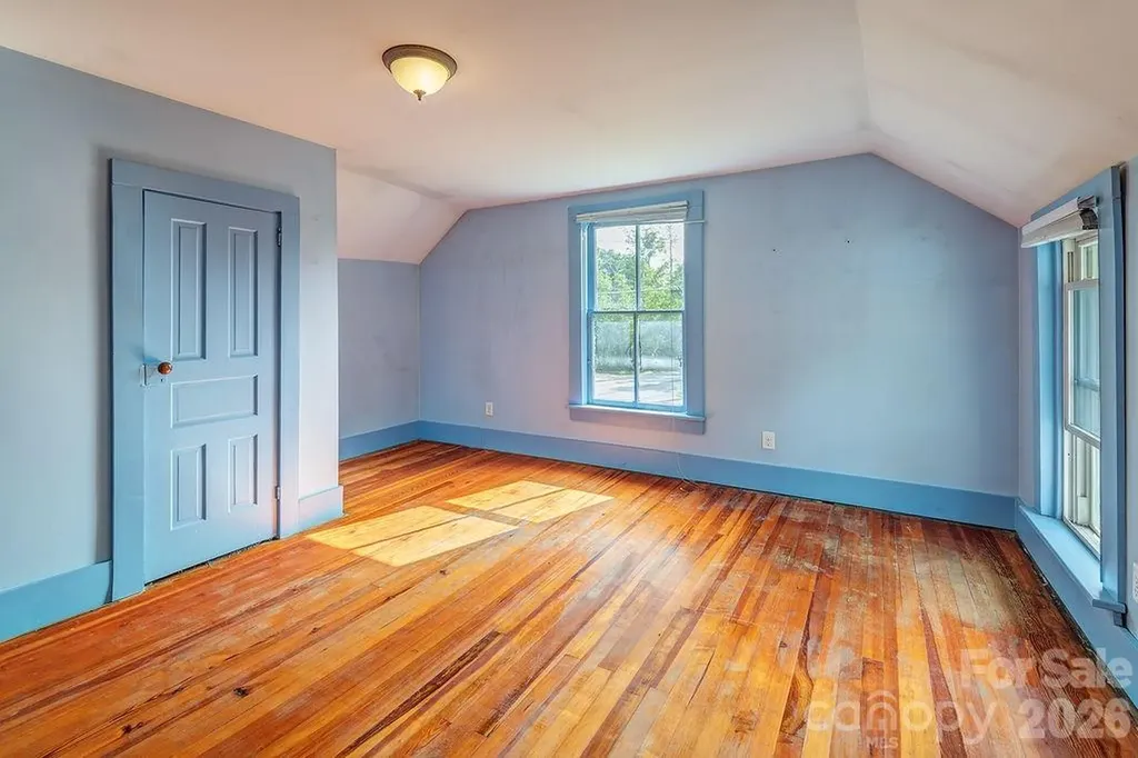 648 Lakeshore Drive Asheville NC 28804