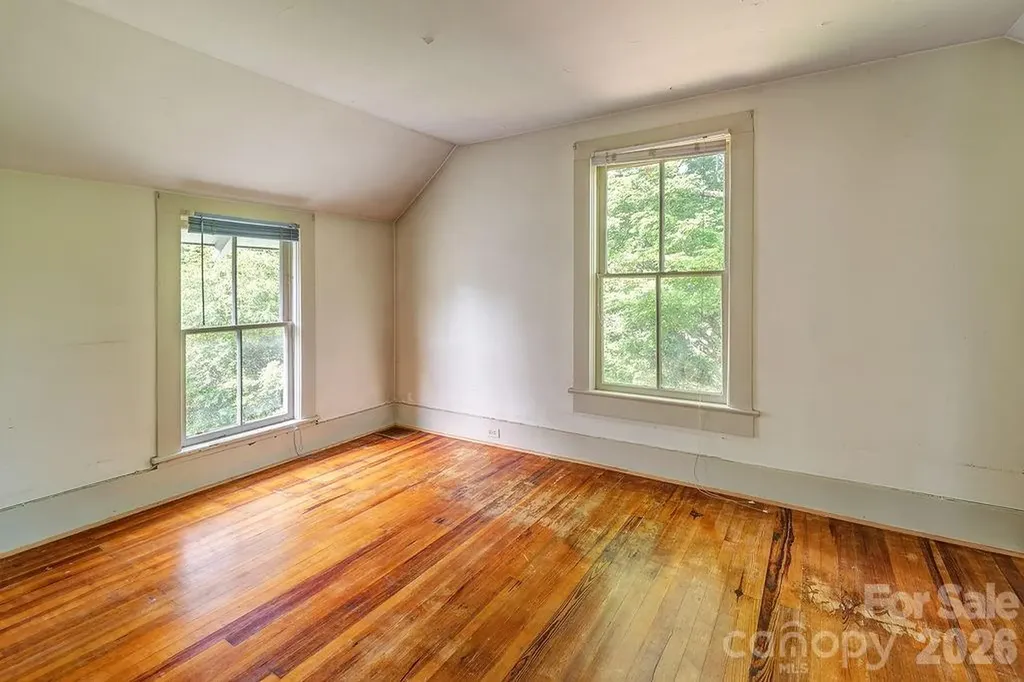 648 Lakeshore Drive Asheville NC 28804