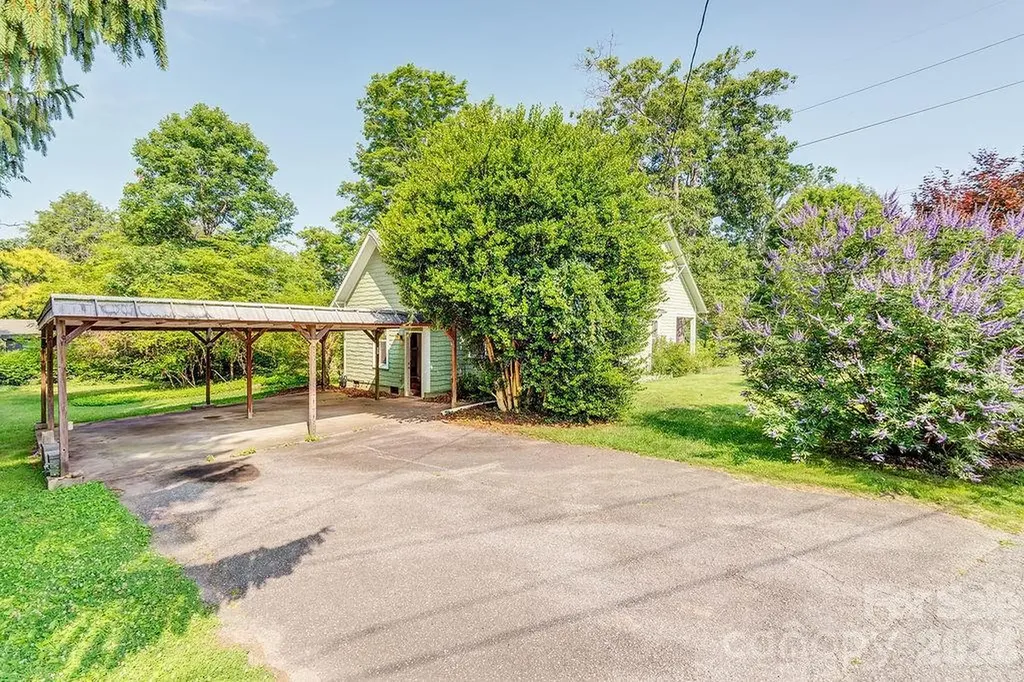 648 Lakeshore Drive Asheville NC 28804