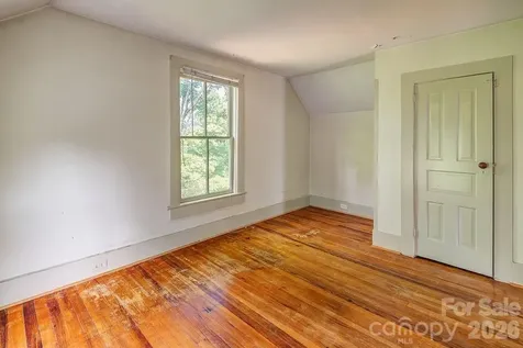 648 Lakeshore Drive Asheville NC 28804