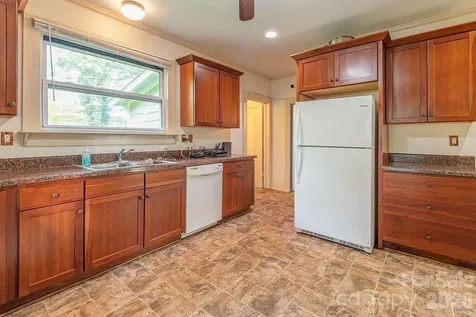 648 Lakeshore Drive Asheville NC 28804