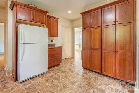 648 Lakeshore Drive Asheville NC 28804