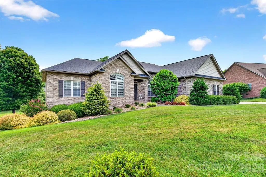 1136 Fox Chase Drive Newton NC 28658