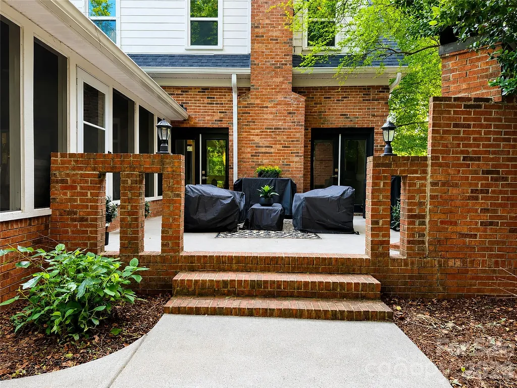 8503 Foxbridge Drive Matthews NC 28104