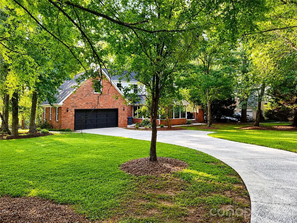 8503 Foxbridge Drive Matthews NC 28104