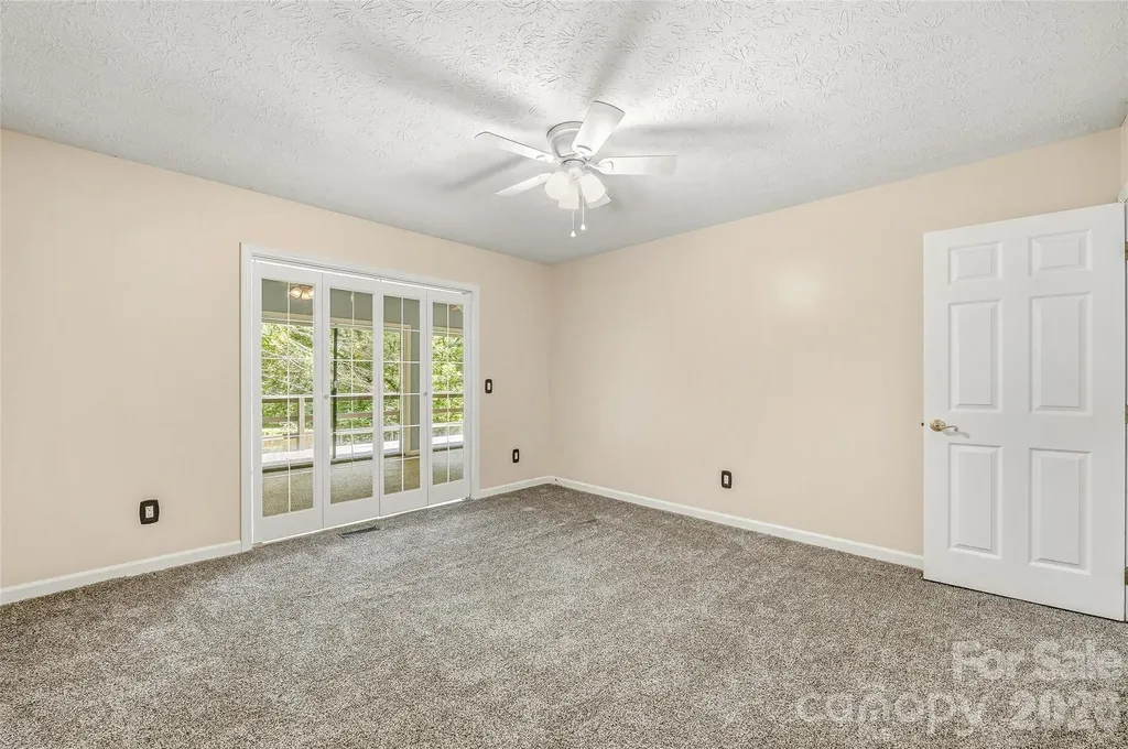 27 Unity Court Etowah NC 28729