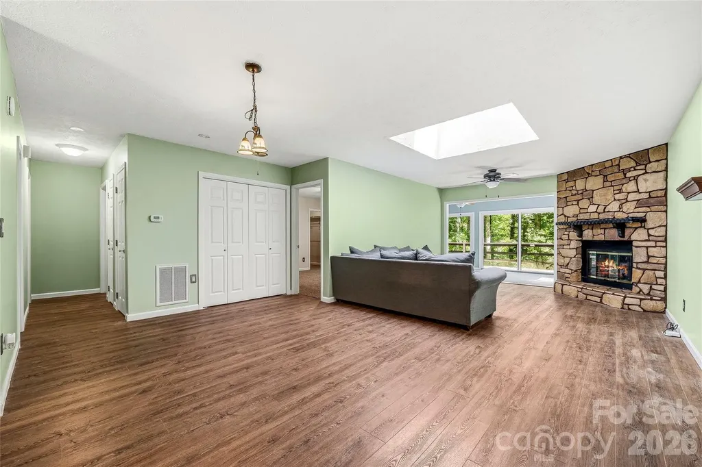 27 Unity Court Etowah NC 28729