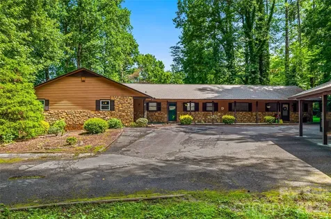 27 Unity Court Etowah NC 28729