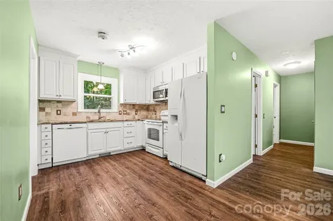 27 Unity Court Etowah NC 28729