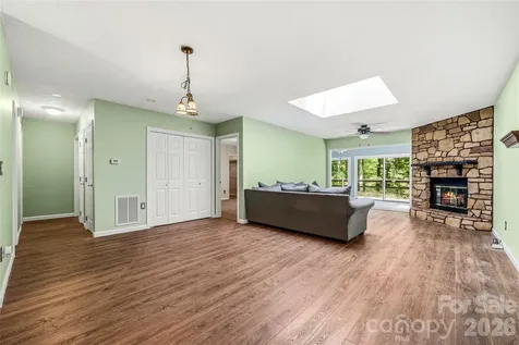 27 Unity Court Etowah NC 28729