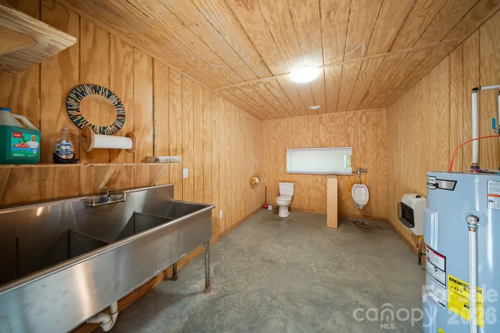 1372 Barnardsville Highway Barnardsville NC 28709