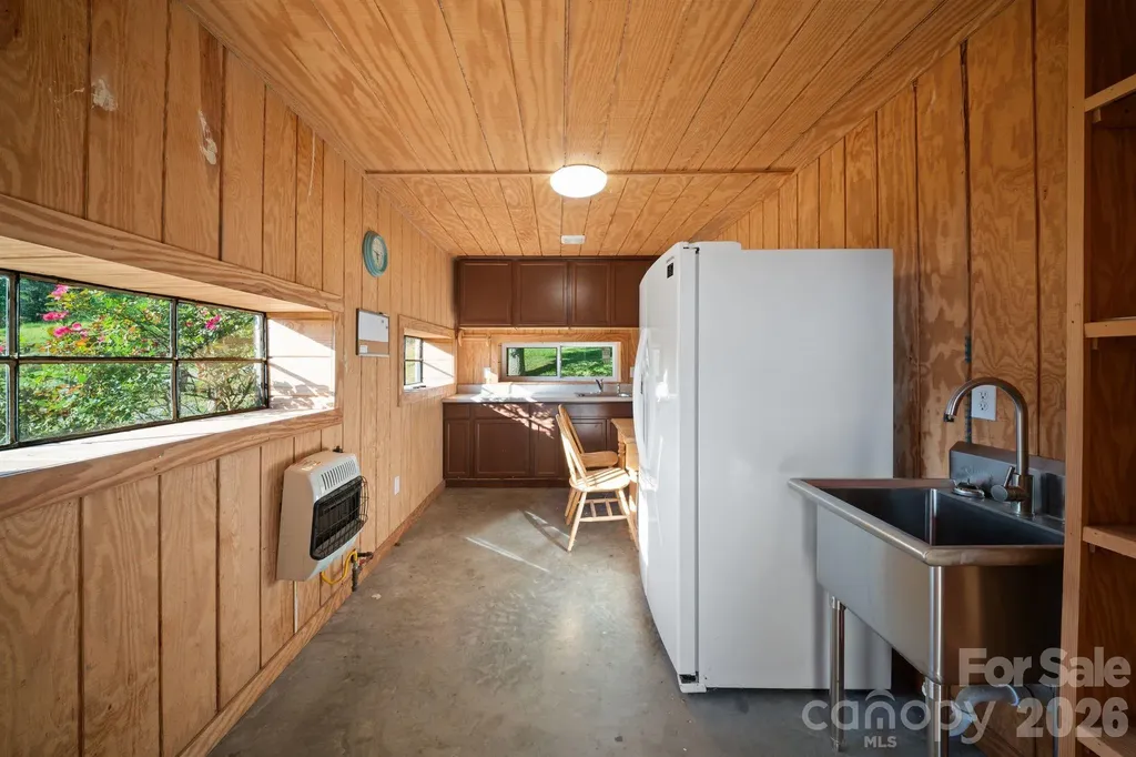 1372 Barnardsville Highway Barnardsville NC 28709