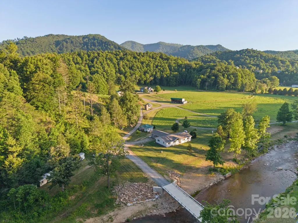 1372 Barnardsville Highway Barnardsville NC 28709
