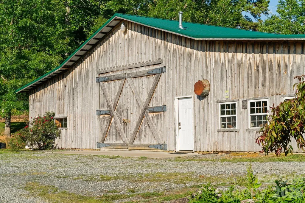 1372 Barnardsville Highway Barnardsville NC 28709