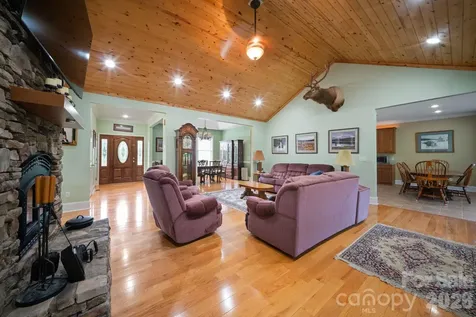 1372 Barnardsville Highway Barnardsville NC 28709