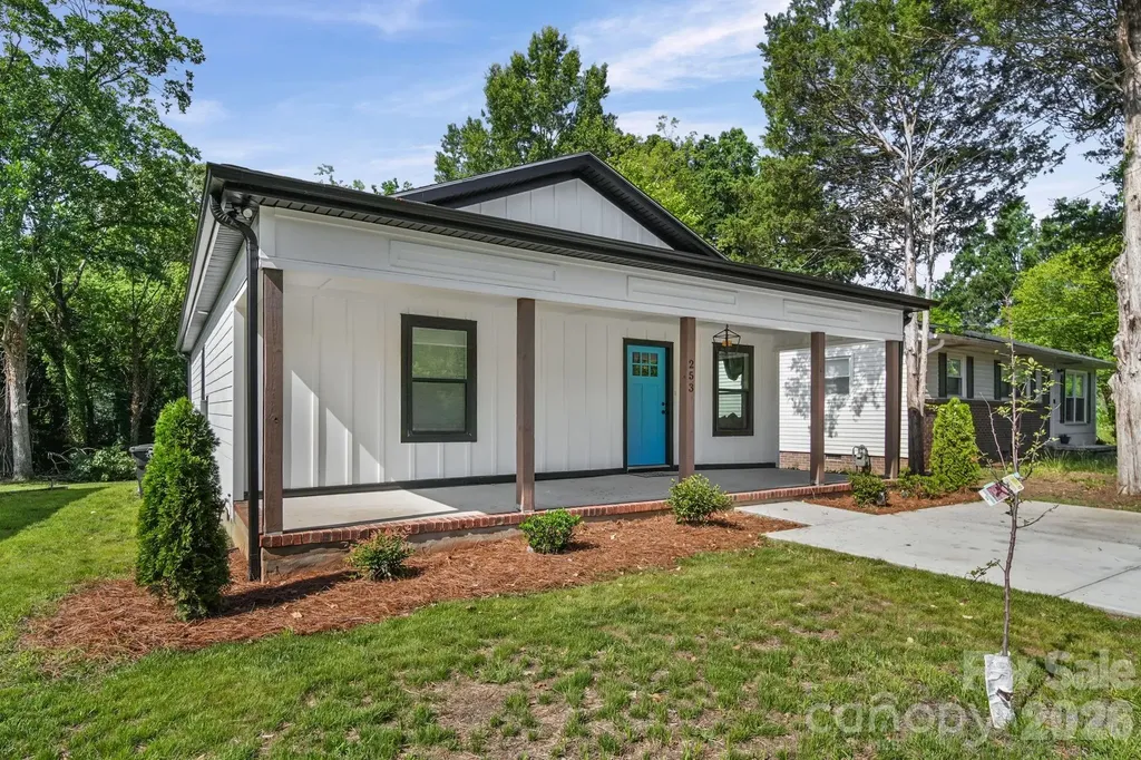 253 Hall Avenue NW Concord NC 28027