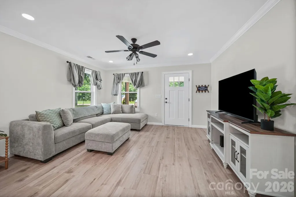 253 Hall Avenue NW Concord NC 28027