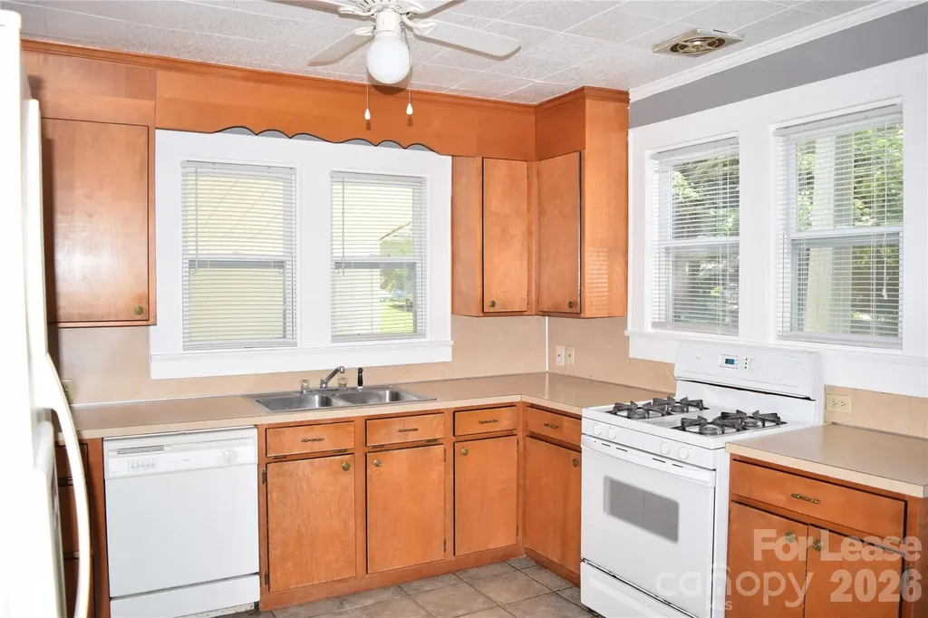 223 Maple Street Statesville NC 28677