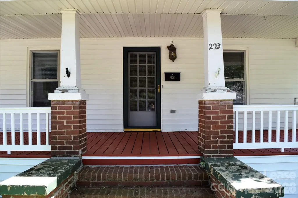 223 Maple Street Statesville NC 28677