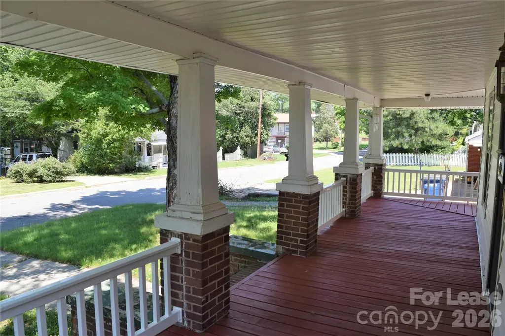 223 Maple Street Statesville NC 28677