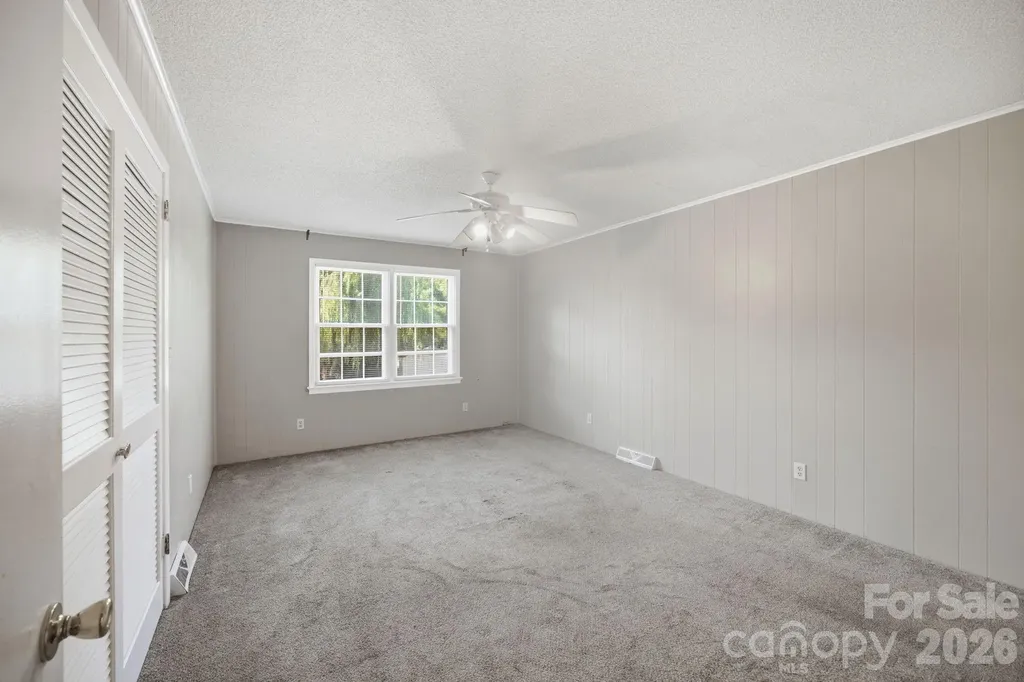1401 Grovewood Drive Charlotte NC 28208