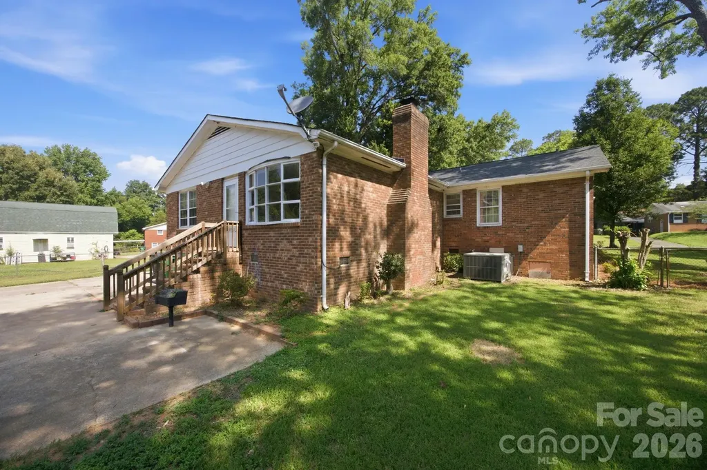 1401 Grovewood Drive Charlotte NC 28208