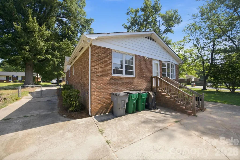 1401 Grovewood Drive Charlotte NC 28208