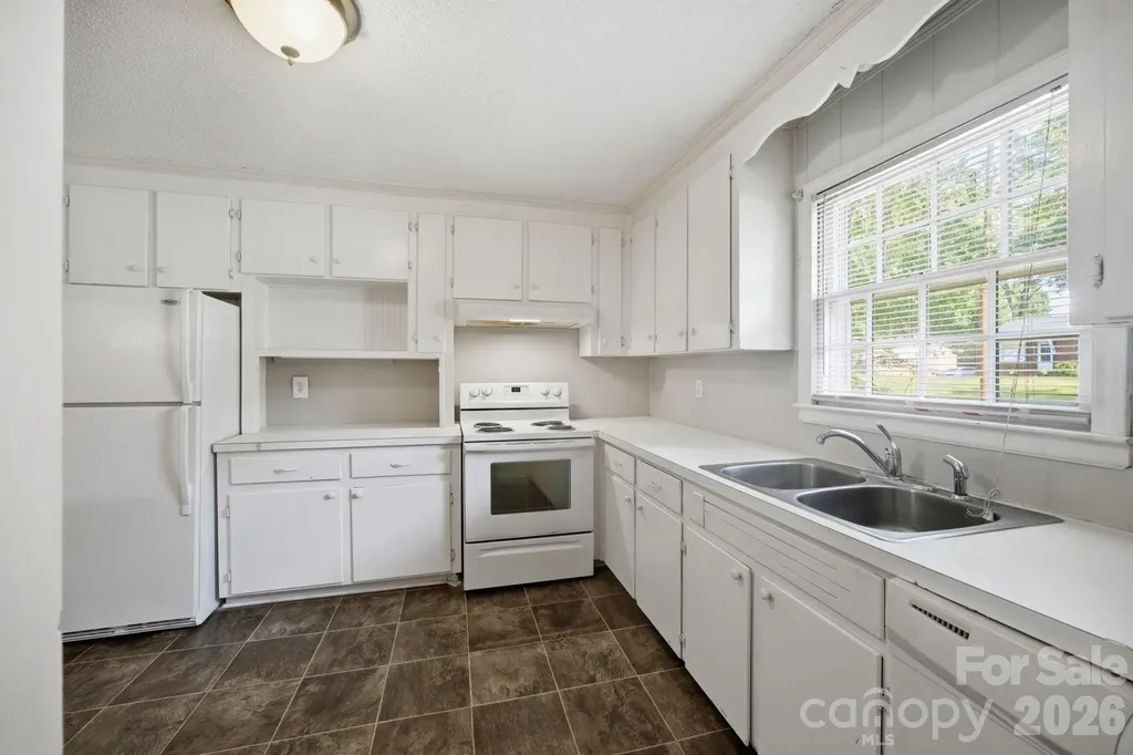 1401 Grovewood Drive Charlotte NC 28208