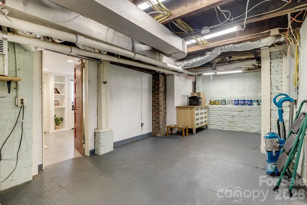 9 Houston Street Asheville NC 28801