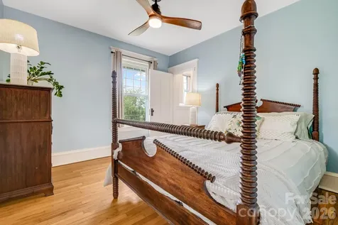 9 Houston Street Asheville NC 28801