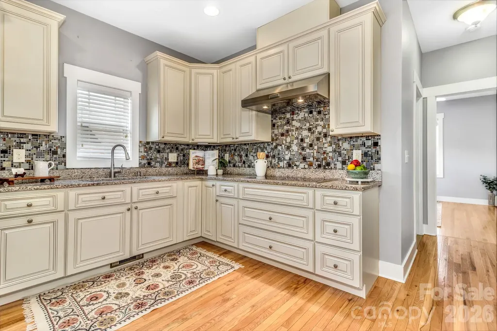 18 Byrdcliffe Lane Asheville NC 28805