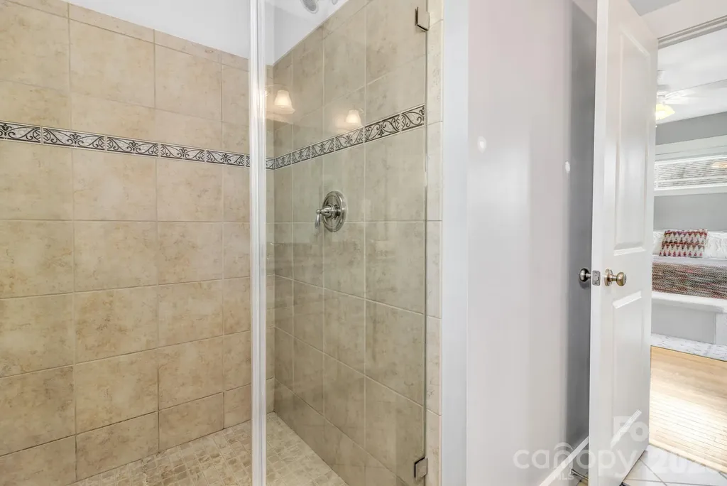 18 Byrdcliffe Lane Asheville NC 28805