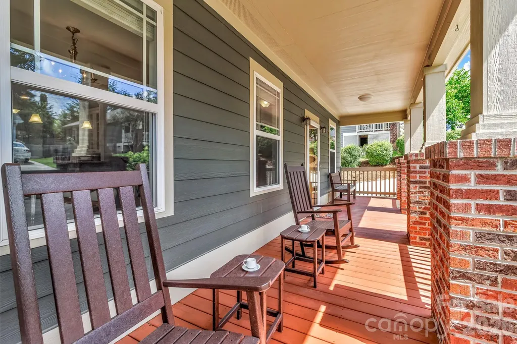 18 Byrdcliffe Lane Asheville NC 28805