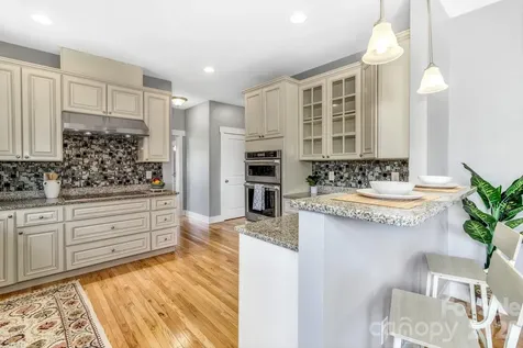 18 Byrdcliffe Lane Asheville NC 28805