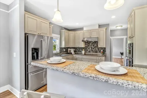 18 Byrdcliffe Lane Asheville NC 28805