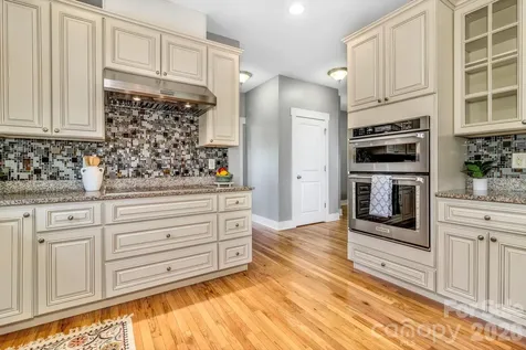 18 Byrdcliffe Lane Asheville NC 28805