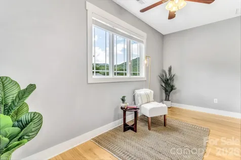 18 Byrdcliffe Lane Asheville NC 28805