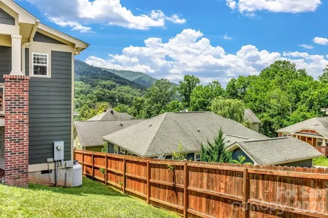 18 Byrdcliffe Lane Asheville NC 28805