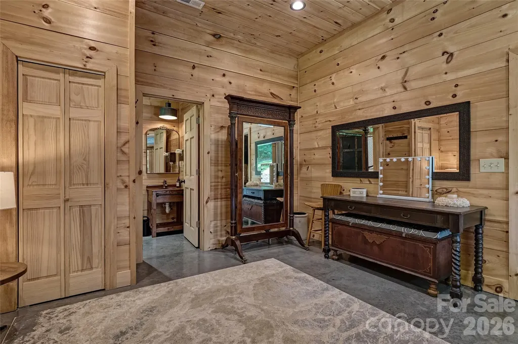 4017 Canada Road Tuckasegee NC 28783
