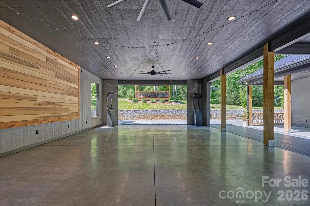 4017 Canada Road Tuckasegee NC 28783