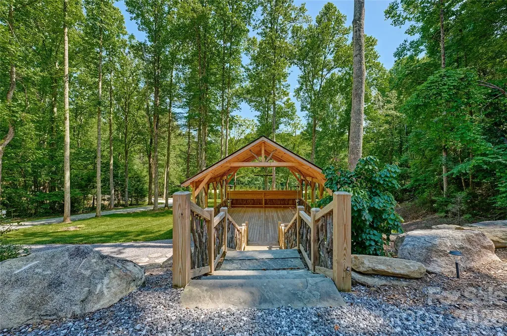 4017 Canada Road Tuckasegee NC 28783