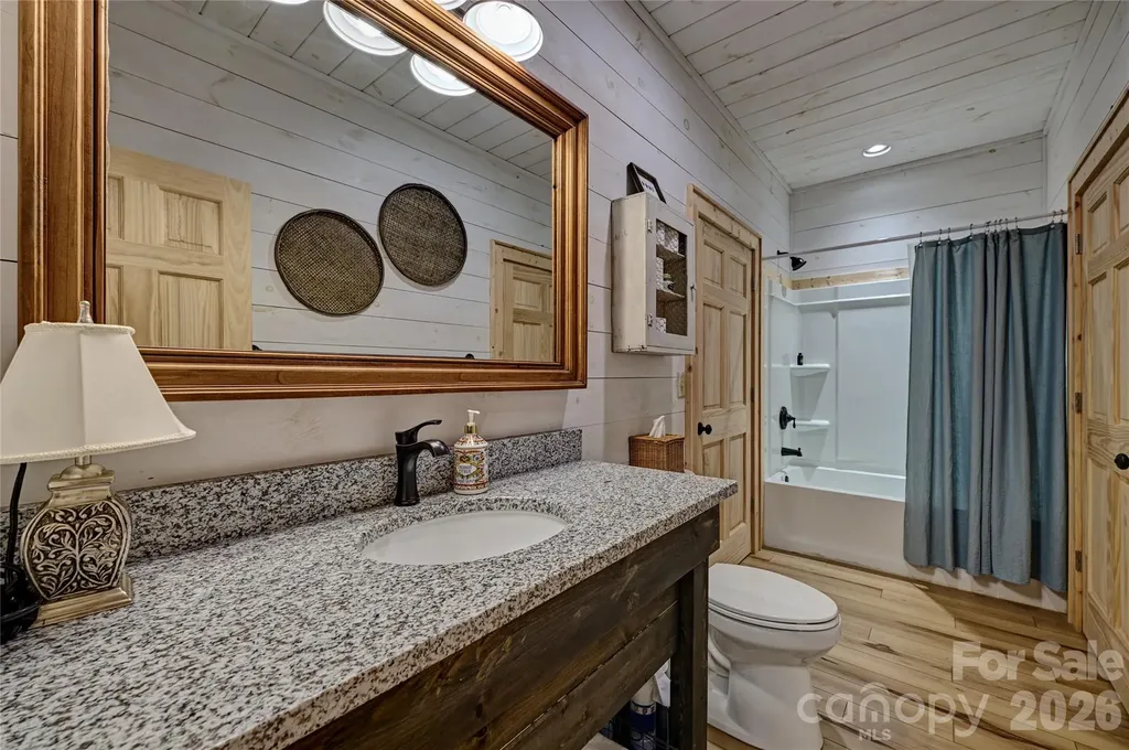 4017 Canada Road Tuckasegee NC 28783