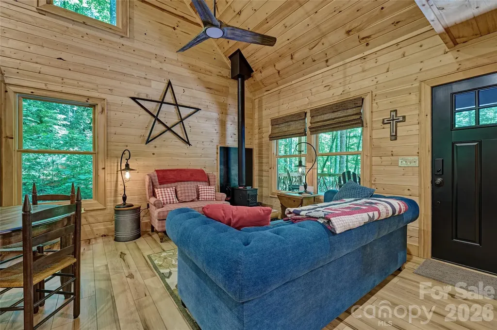 4017 Canada Road Tuckasegee NC 28783